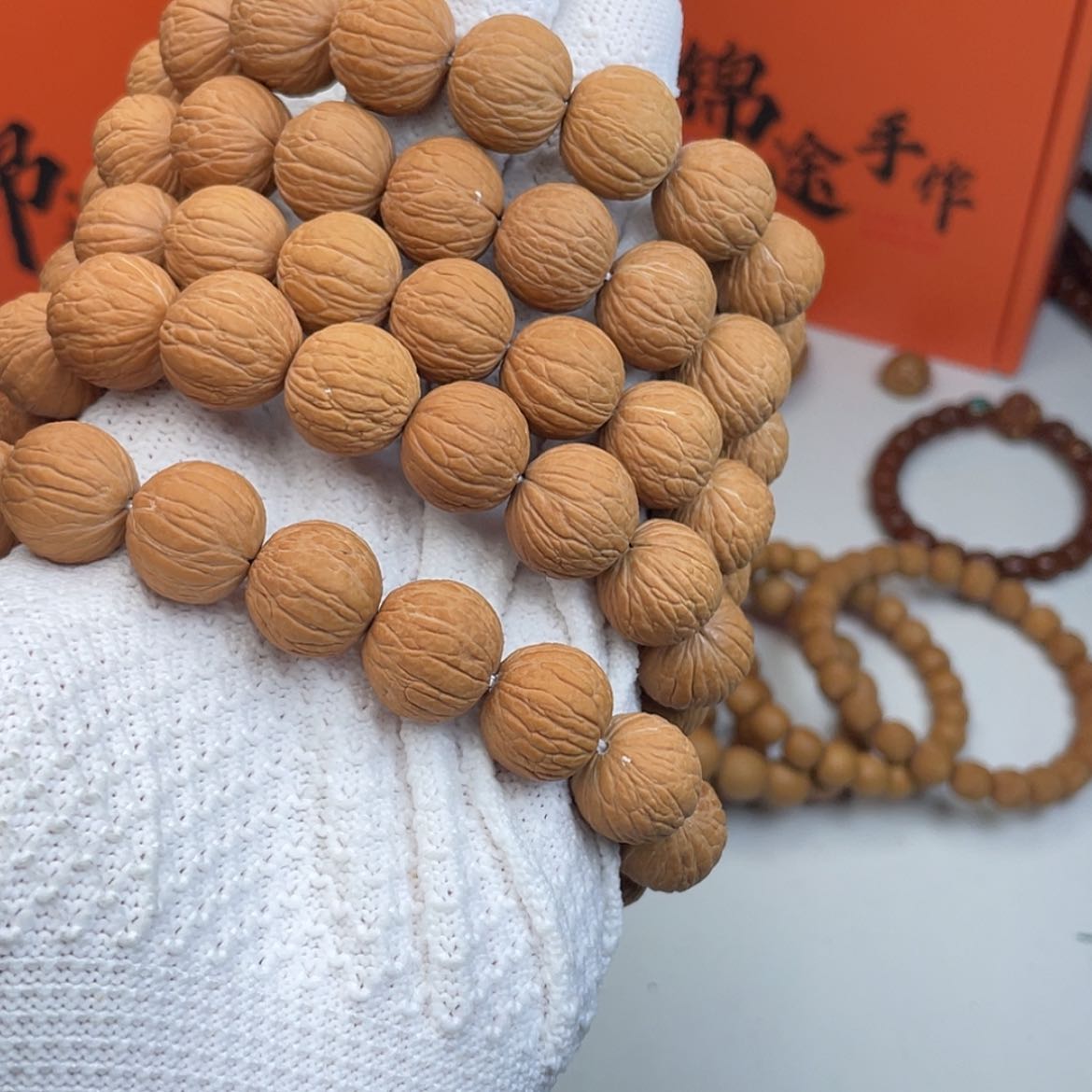 【闪购商品】猴头核桃吊坠凤羽