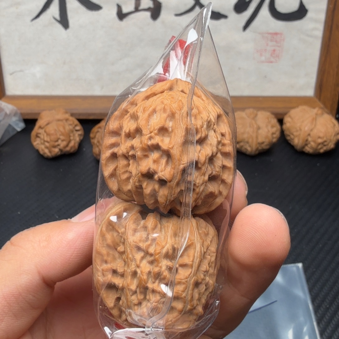 困***吊坠文玩核桃三角白36