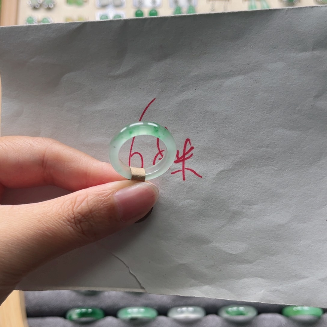 未镶嵌石英质玉戒圈