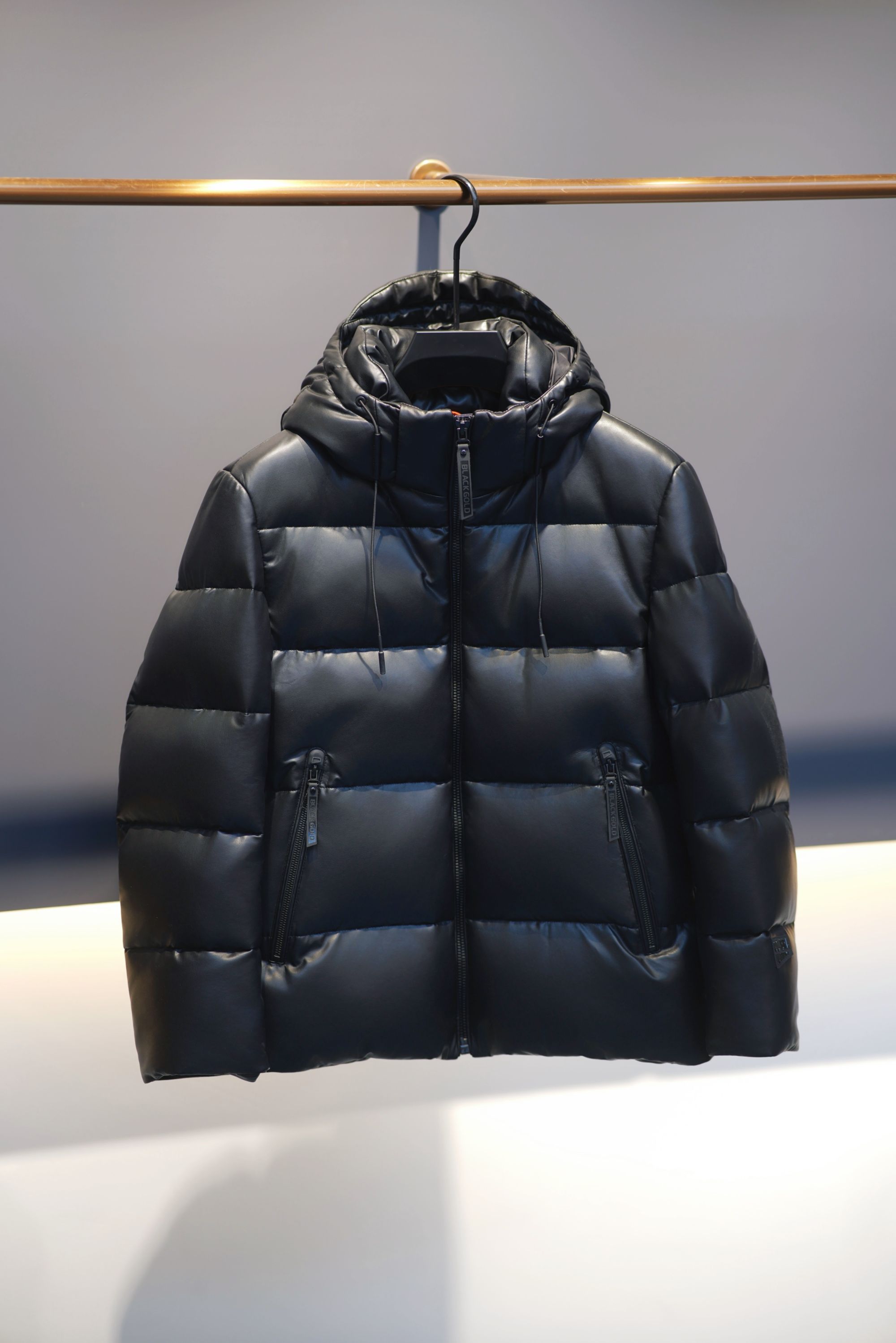 2025秋冬新款绵羊皮鹅绒短款可脱卸帽时尚休闲百搭男女同款保暖