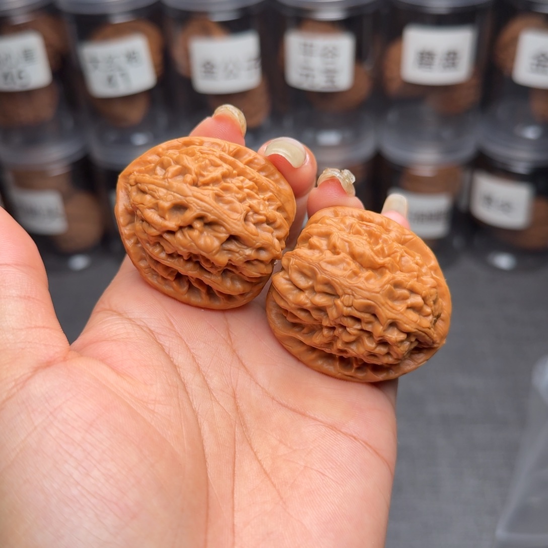 把件文玩核桃红锦鲤