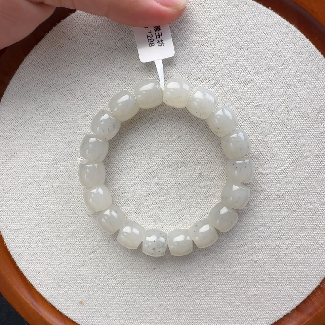 和田玉未镶嵌手链卡12直切新疆点墨白油润细腻货头，92