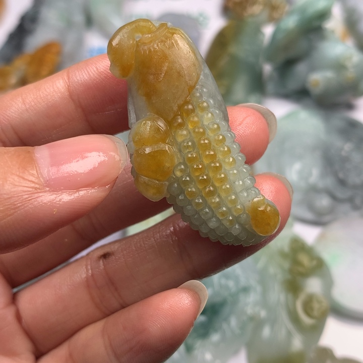 定制翡翠未镶嵌翡翠