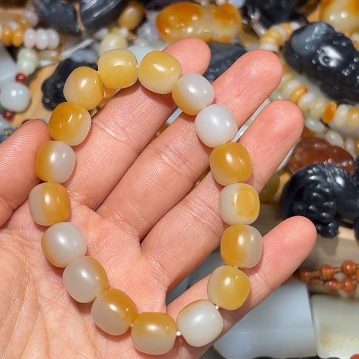 和田玉颈饰未镶嵌