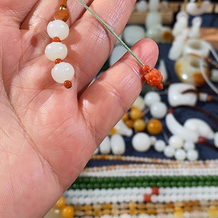 和田玉颈饰未镶嵌