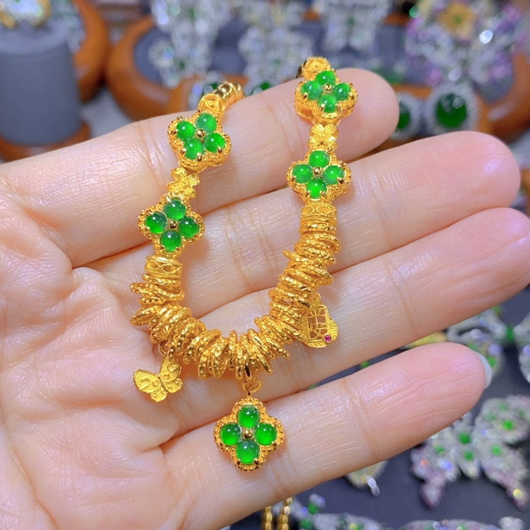 翡翠颈饰银S925镶嵌天然翡翠