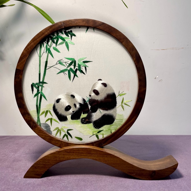 檀木底座手工刺绣艺术礼品 苏绣精品 国宝熊猫