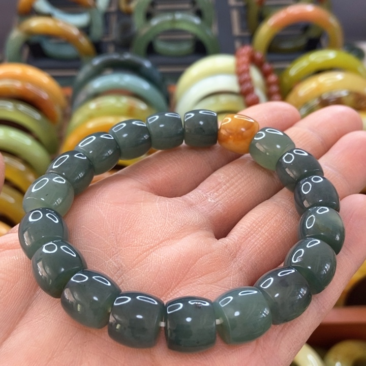 蛇纹石玉手镯未镶嵌