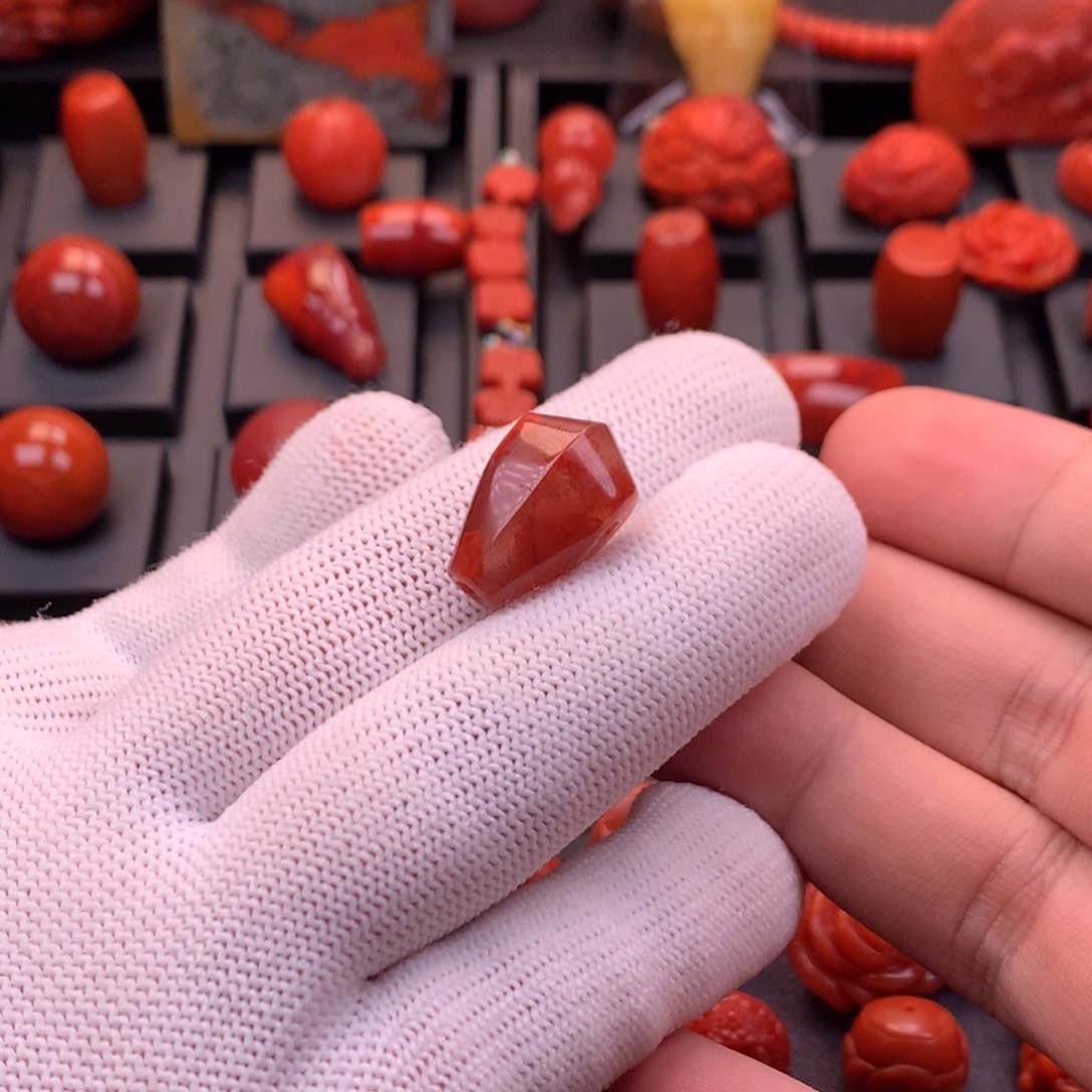 南红玛瑙未镶嵌川料妖花火焰鲨鱼背三通12mm+