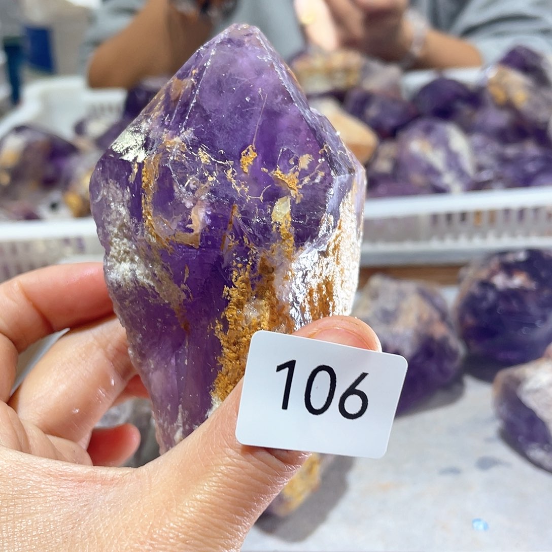 水晶摆件……未镶嵌