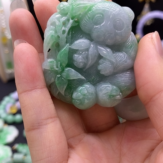 翡翠未镶嵌颈饰翡翠吊坠