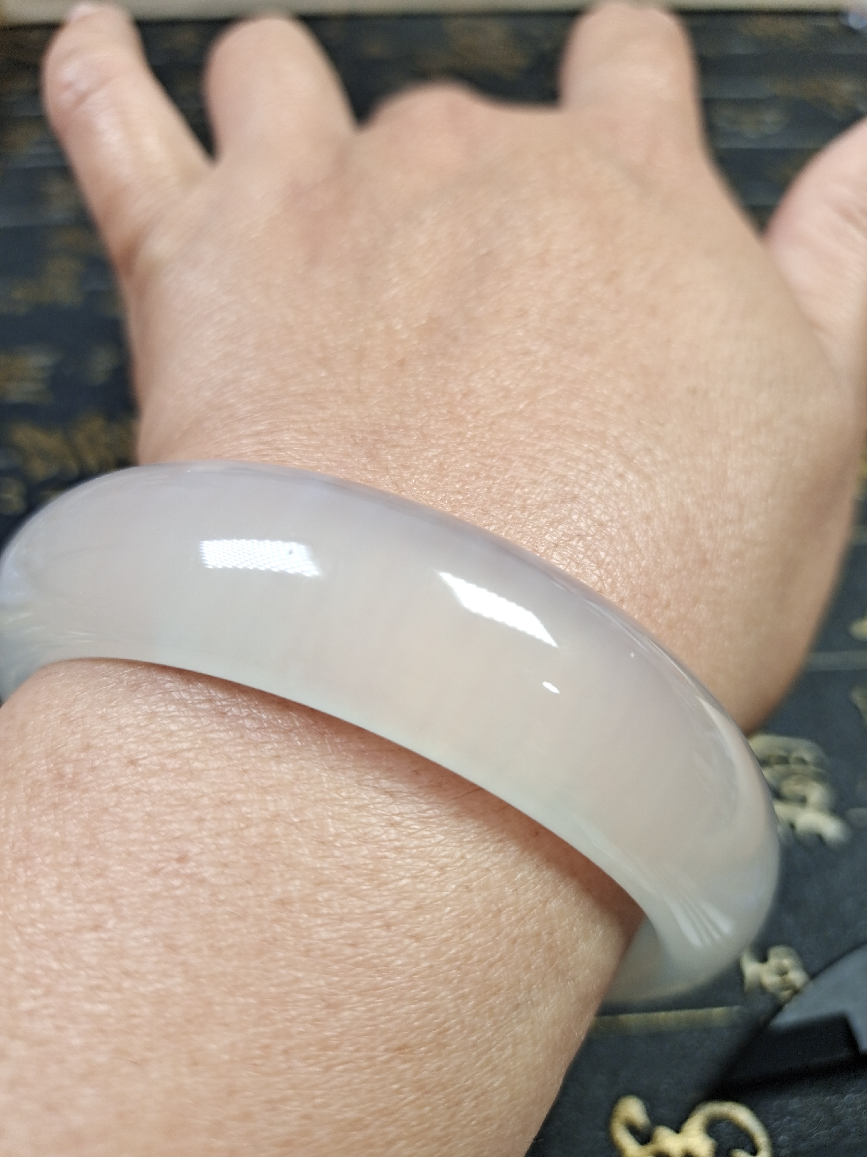 纯天然玛瑙手镯 罕见宽版流星雨