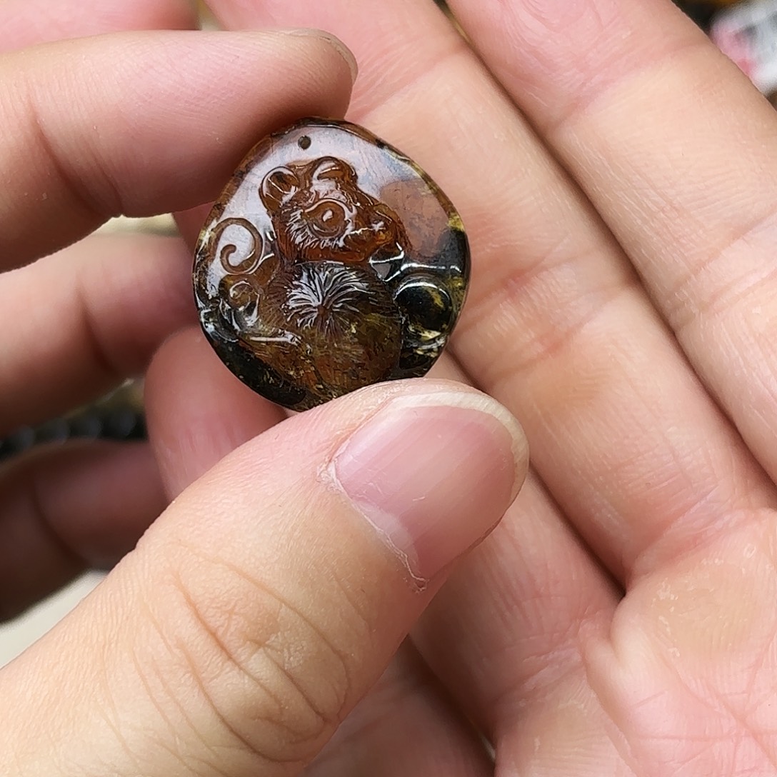 琥珀未镶嵌裸石大