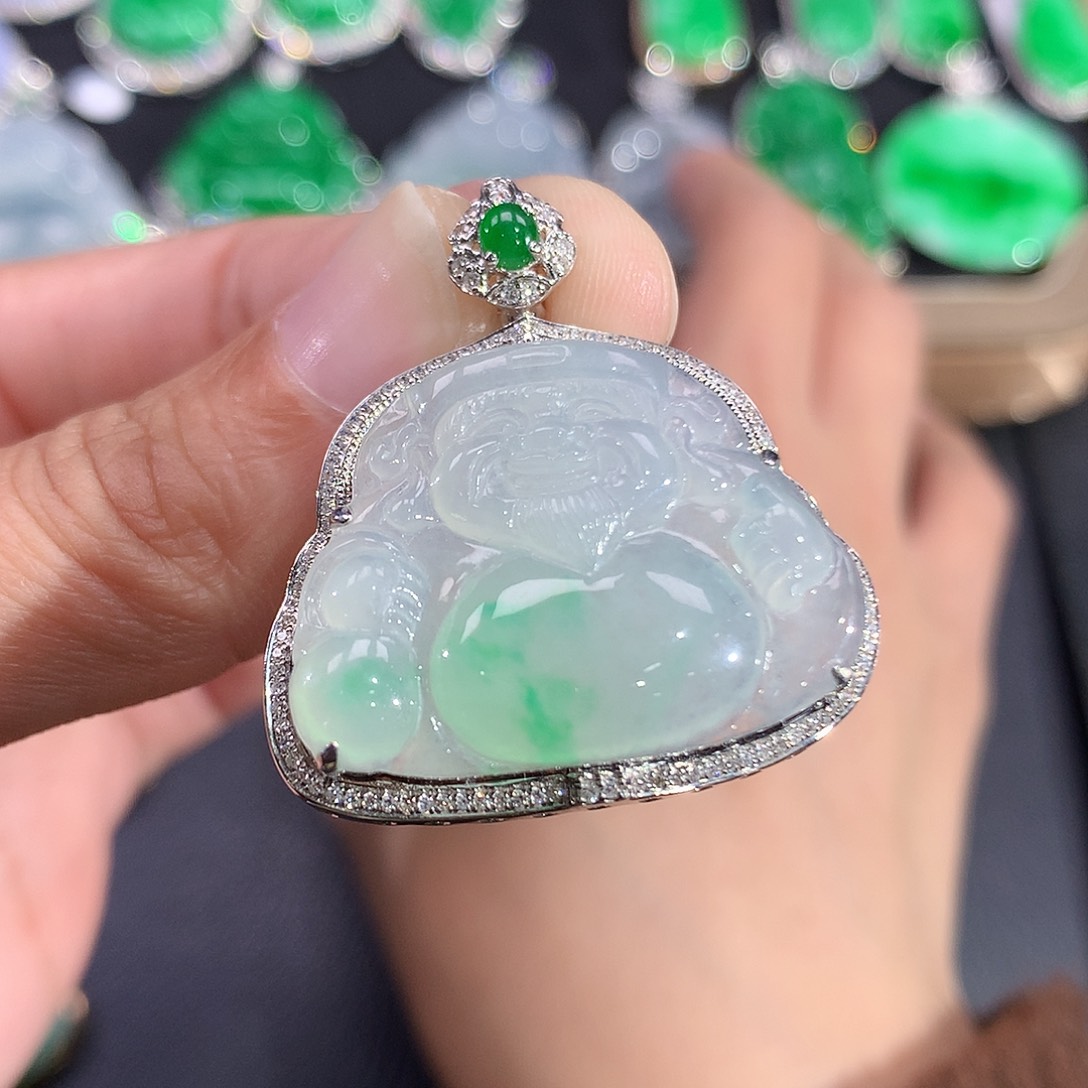 翡翠吊坠(赠链)18K金镶嵌