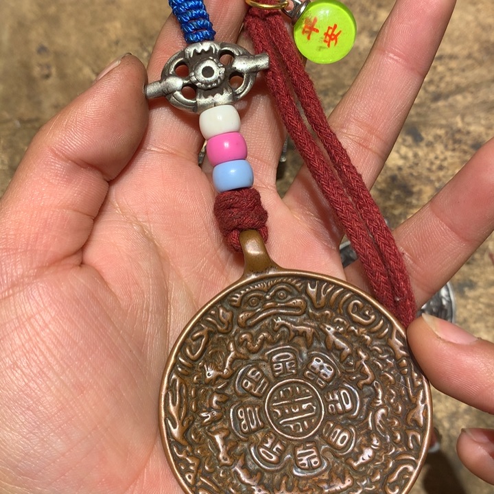 琉璃颈饰于*喜欢的朋友