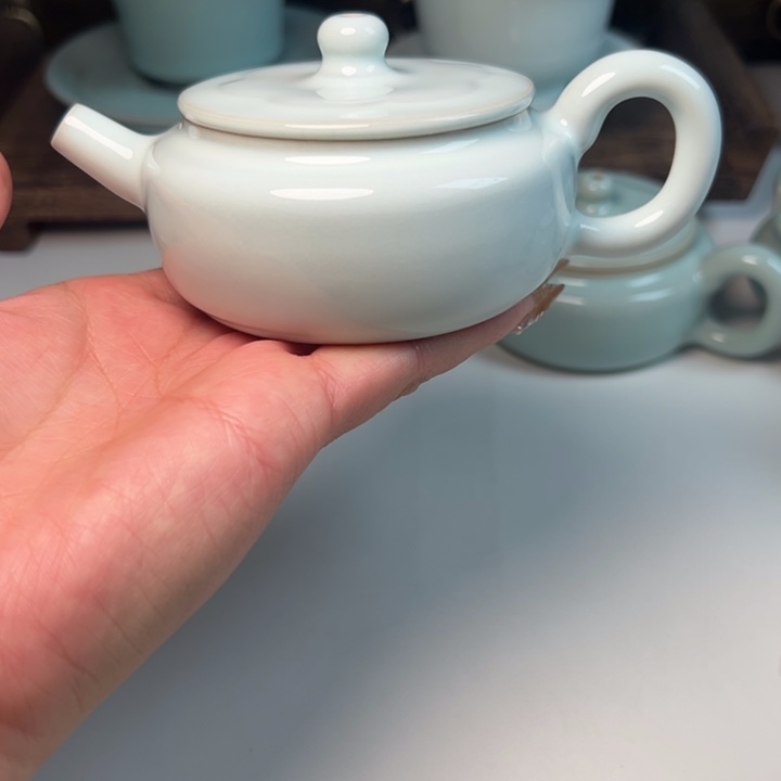 瓷片霁***?二级哈哈哈哈哈哈哈