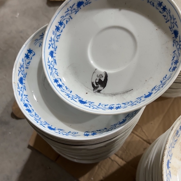 陶13公分碟子碟子碟子两个