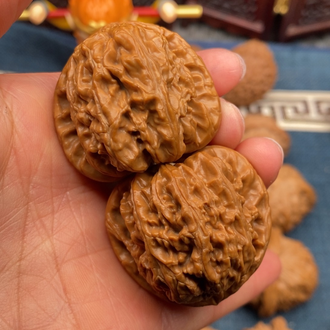 文玩核桃把件39三角白