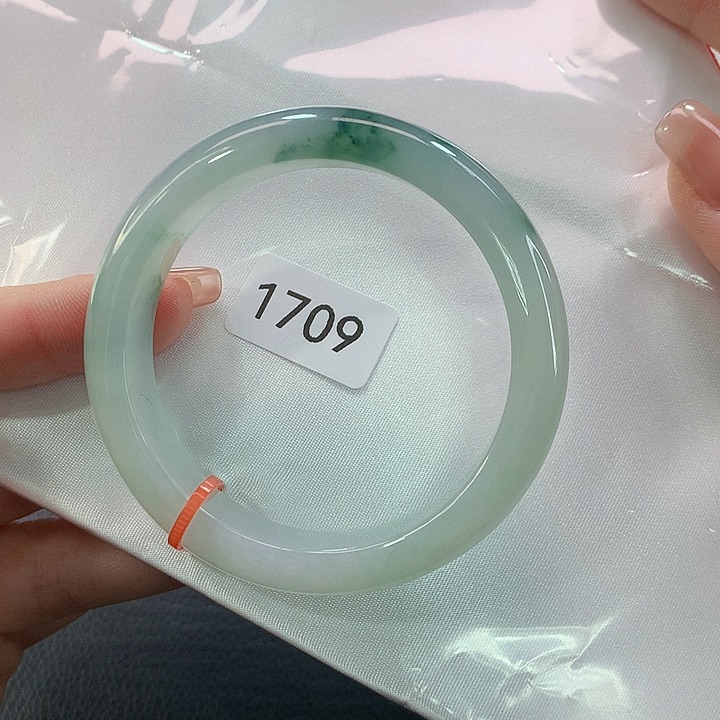 翡翠手镯未镶嵌天然翡翠手镯01