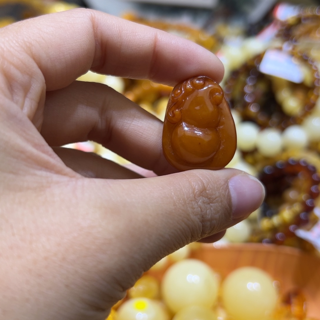 琥珀珠宝奇石未镶嵌