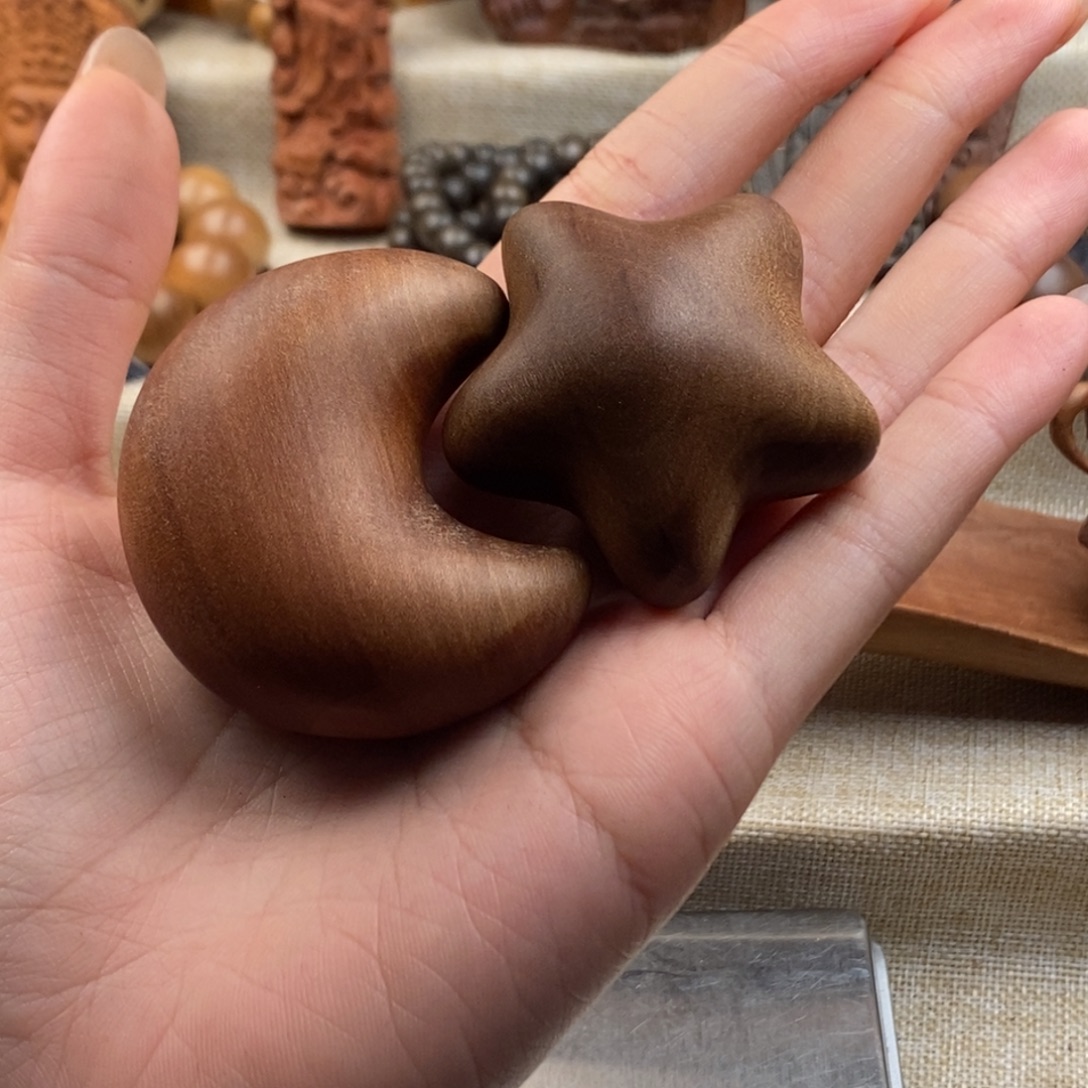 晓***月手串/手链檀香木印度迈索尔，老山檀，奶香，日月星辰，一套