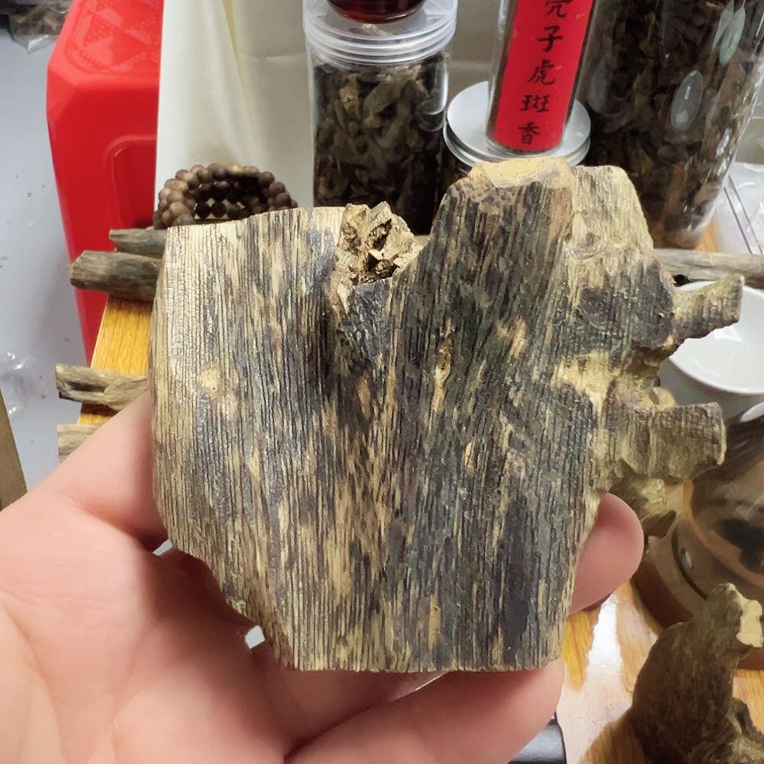 沉香沉香碎屑虫漏39克
