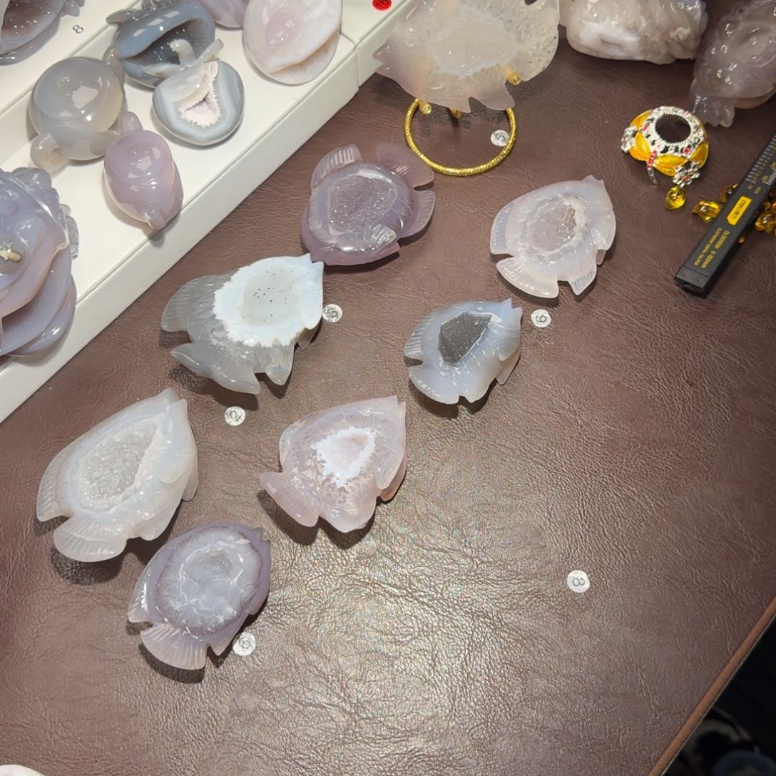 郑***陌玛瑙/玉髓未镶嵌把件