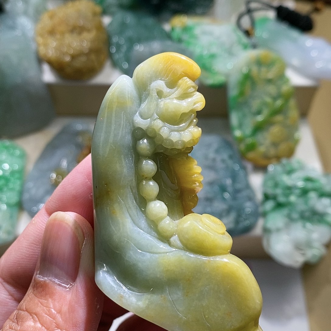 【闪购商品】翡翠颈饰未镶嵌111111111111111