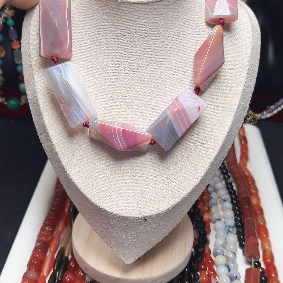 玛瑙/玉髓未镶嵌珠宝半成品t742 20m 冷暖自知粉钢琴一条