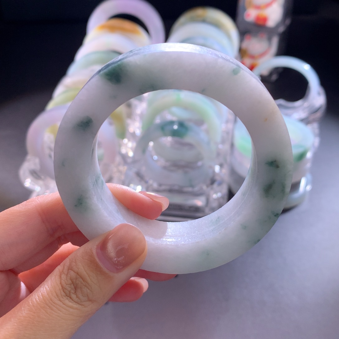 未镶嵌翡翠手镯定制翡翠