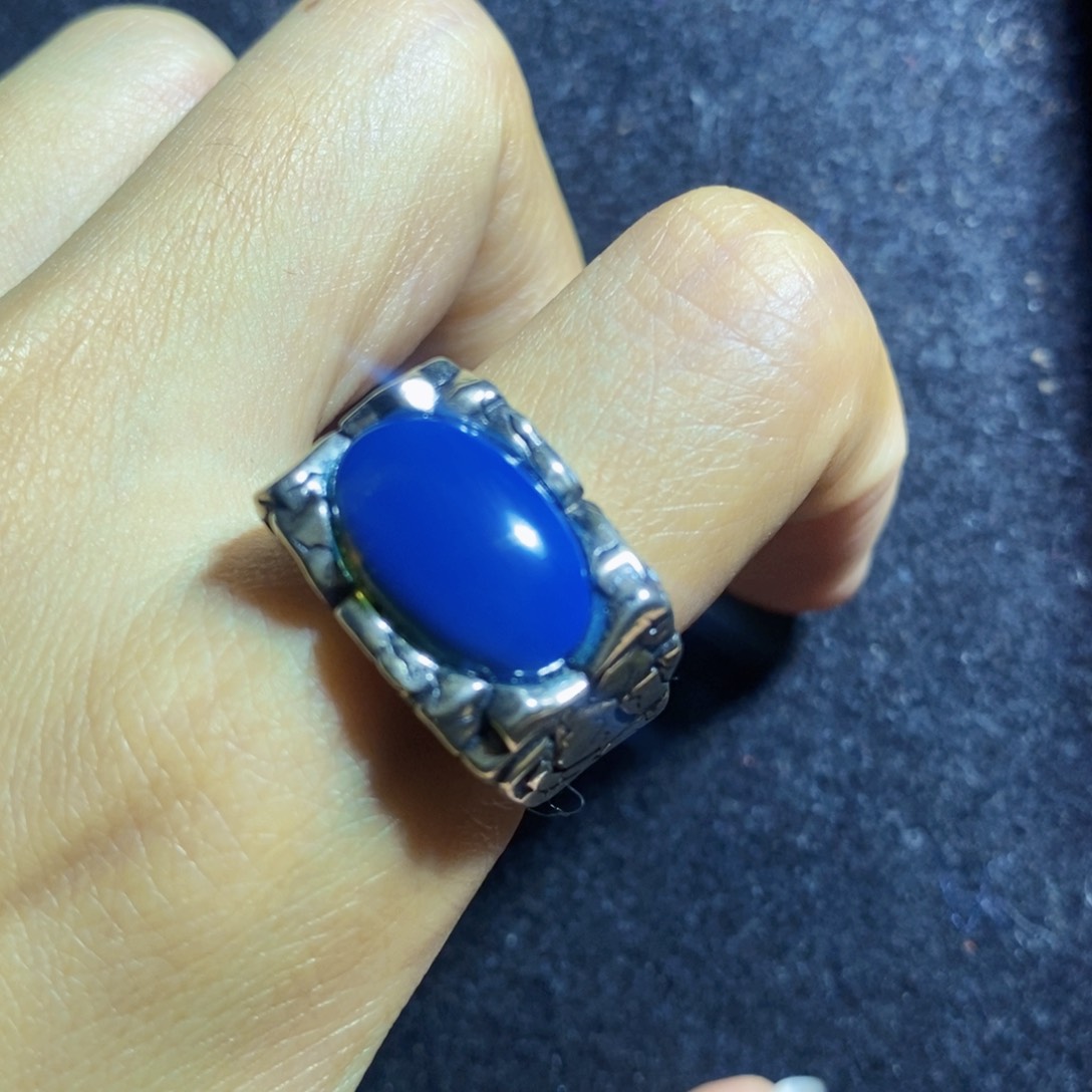蓝珀裸石银S925镶嵌多米皇家蓝锤纹戒指