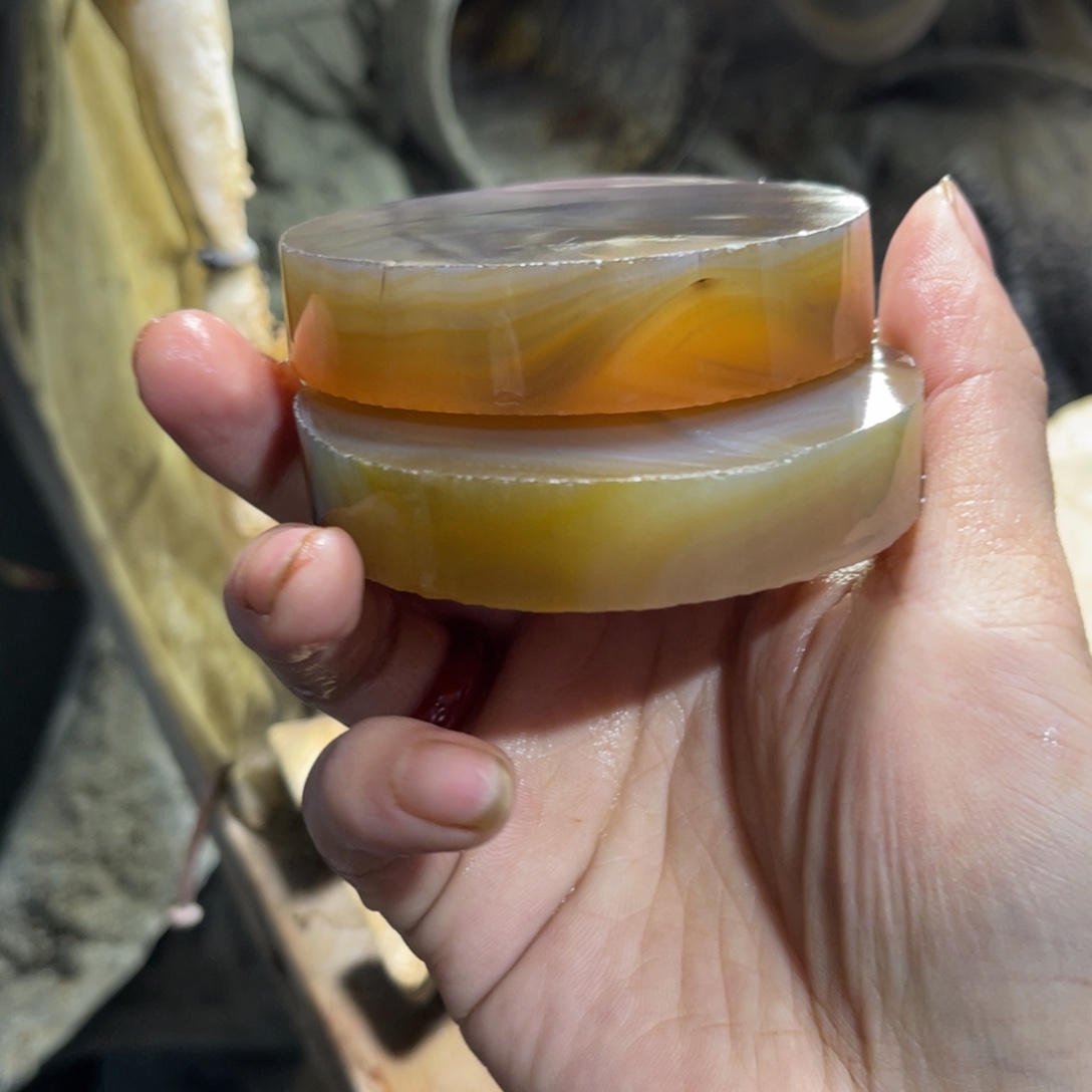 财***袄定制玛瑙手镯工费