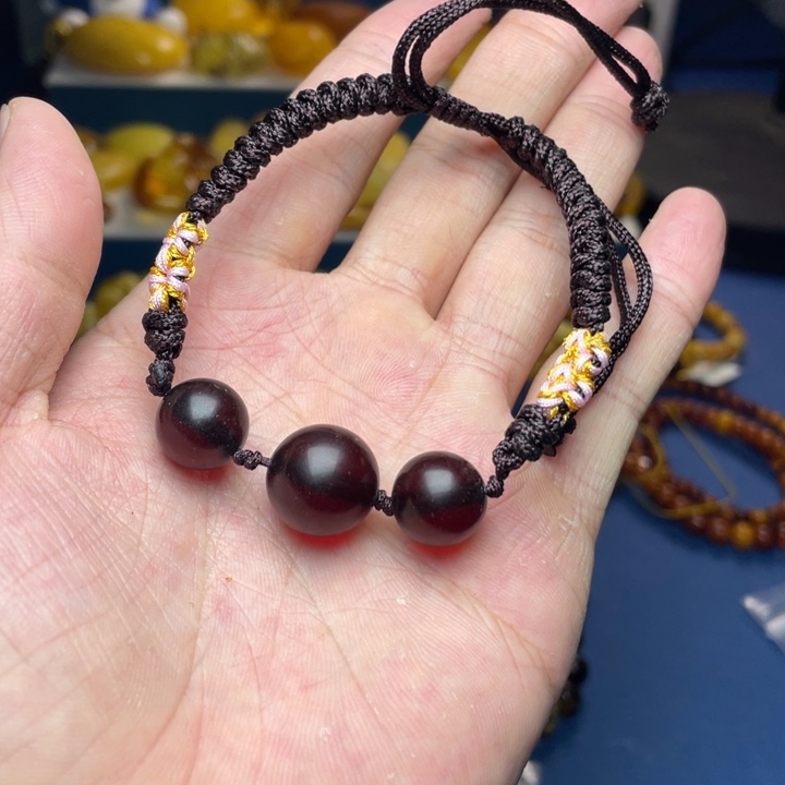 未镶嵌琥珀珠宝奇石