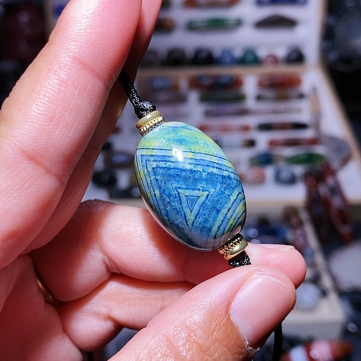 玛瑙吊坠未镶嵌骆**疯…