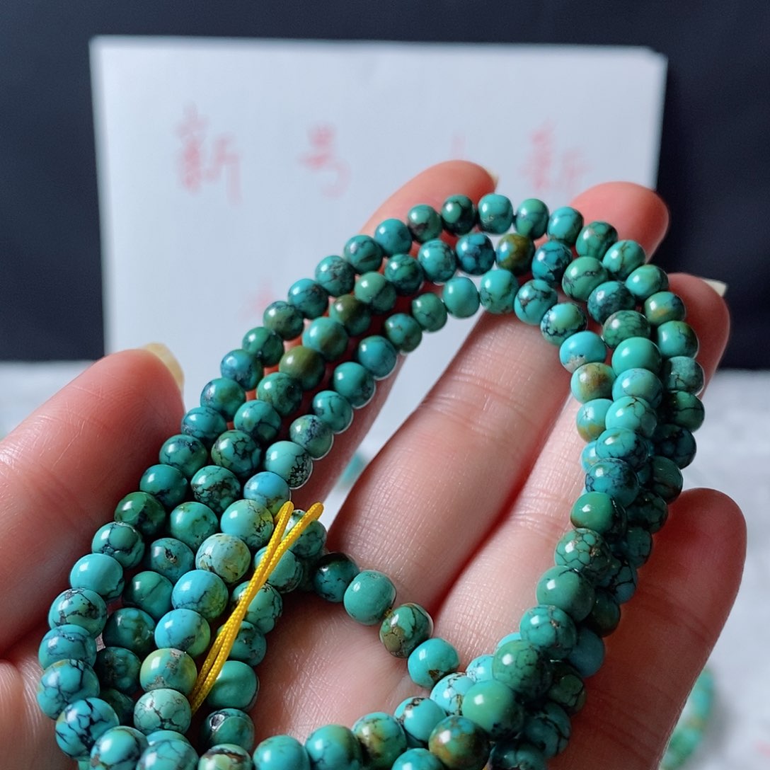 绿松石颈饰未镶嵌