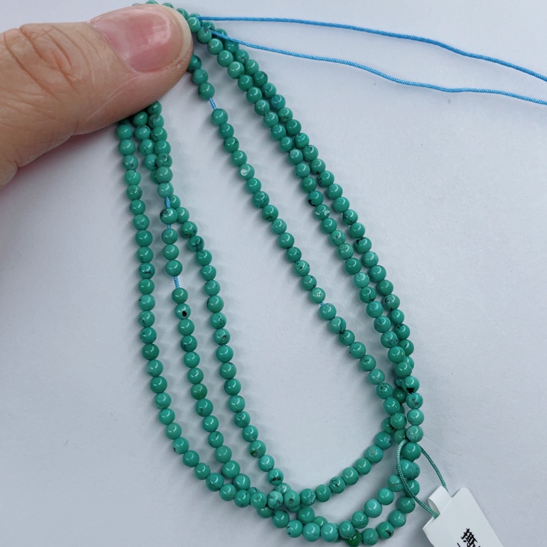 绿松石颈饰未镶嵌