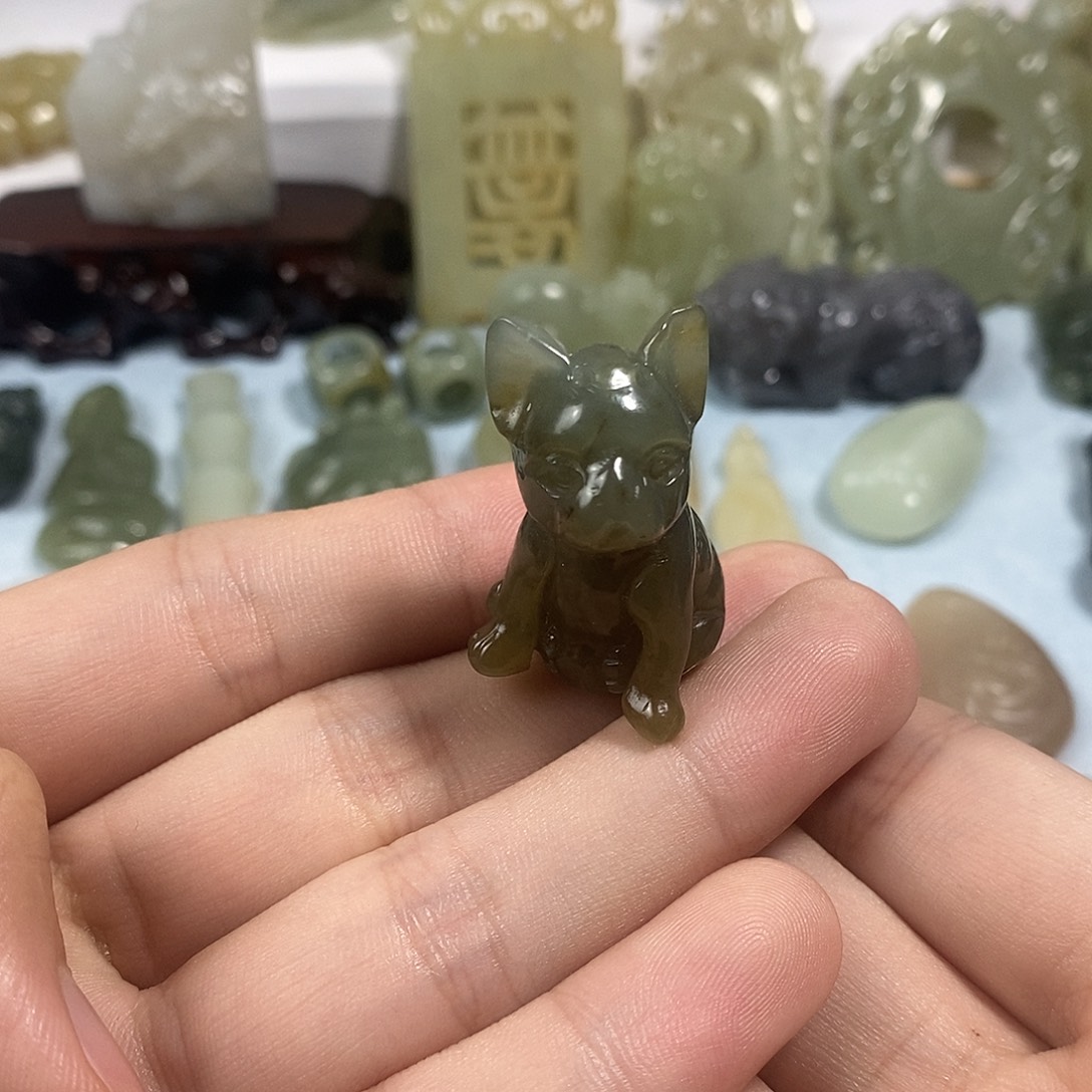 和田玉未镶嵌挂件