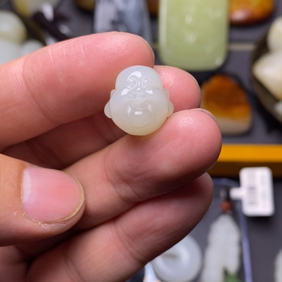 和田玉未镶嵌车挂