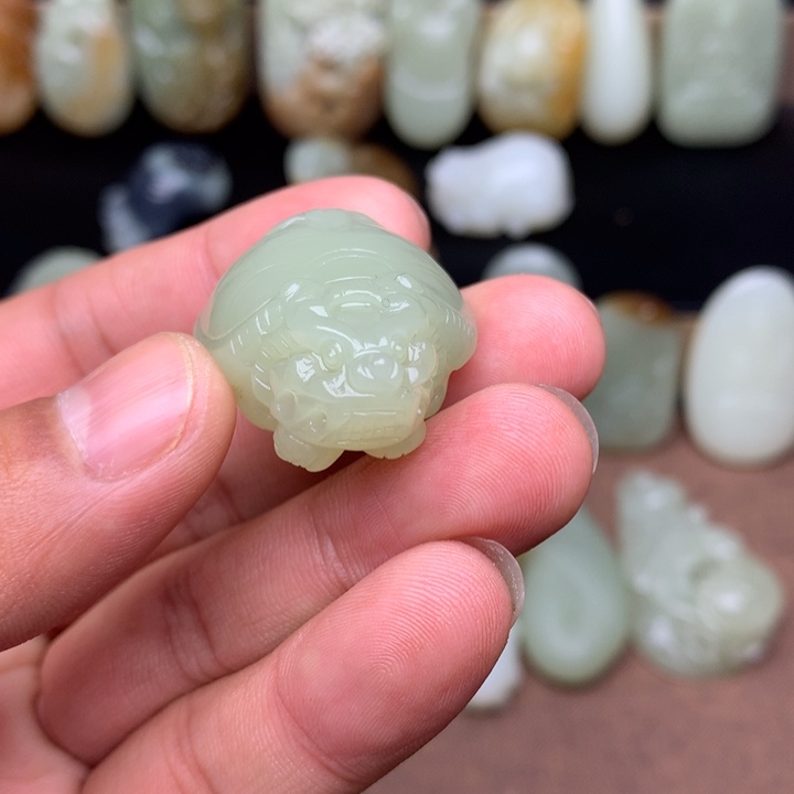 和田玉（糖玉）未镶嵌颈饰