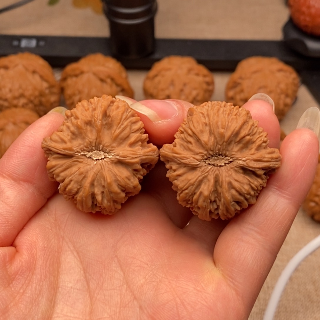 吃***我文玩核桃吊坠塔尖