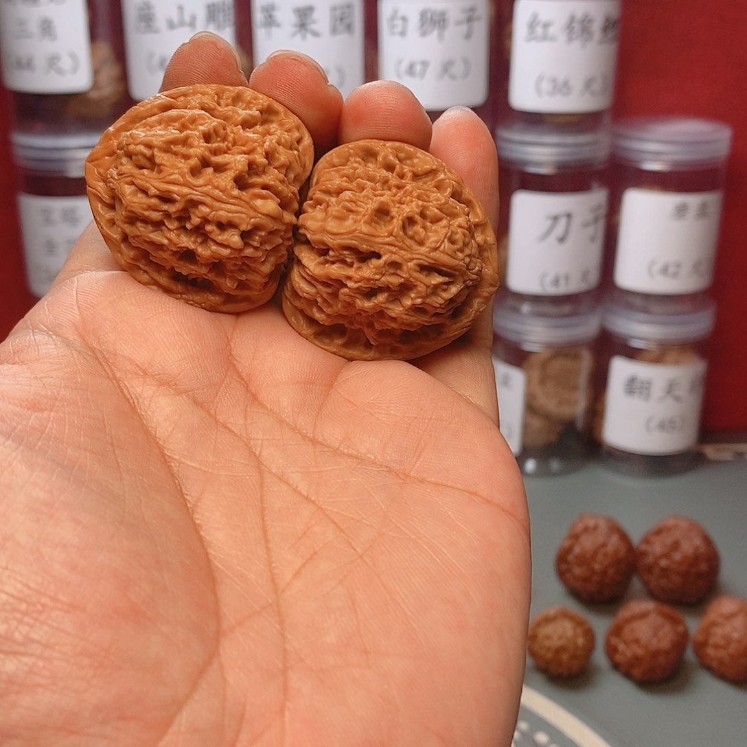 核桃手串/手链¥40尺寸三角南江石