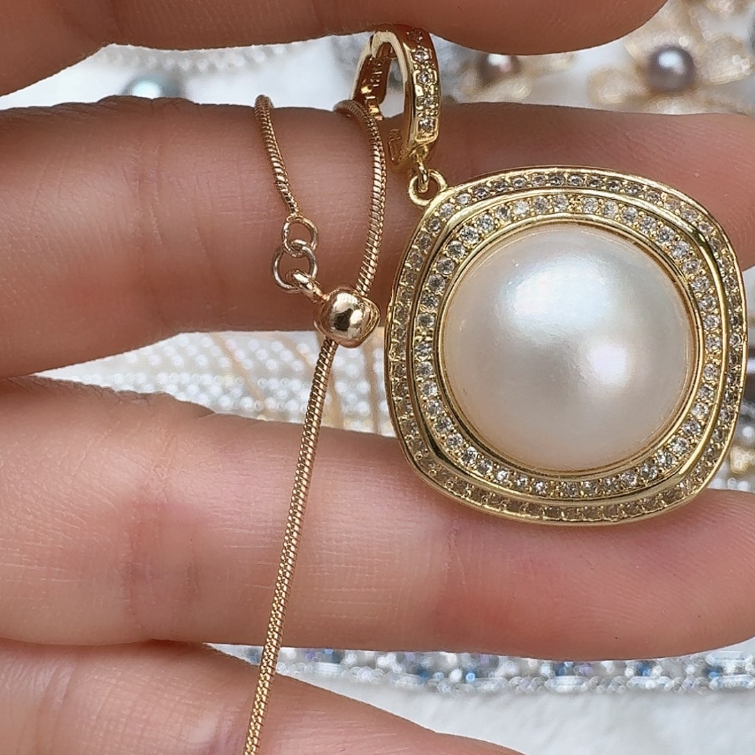 颈饰未镶嵌拼合珍珠（马贝珠）