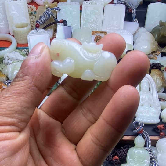 颈饰未镶嵌和田玉