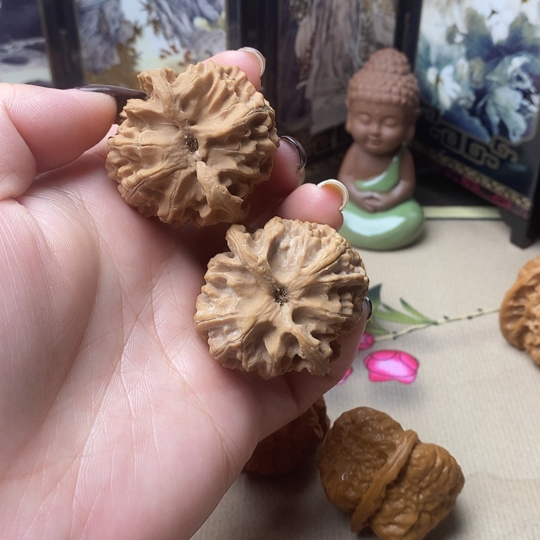 吊坠文玩核桃全品的苹果园狮子头