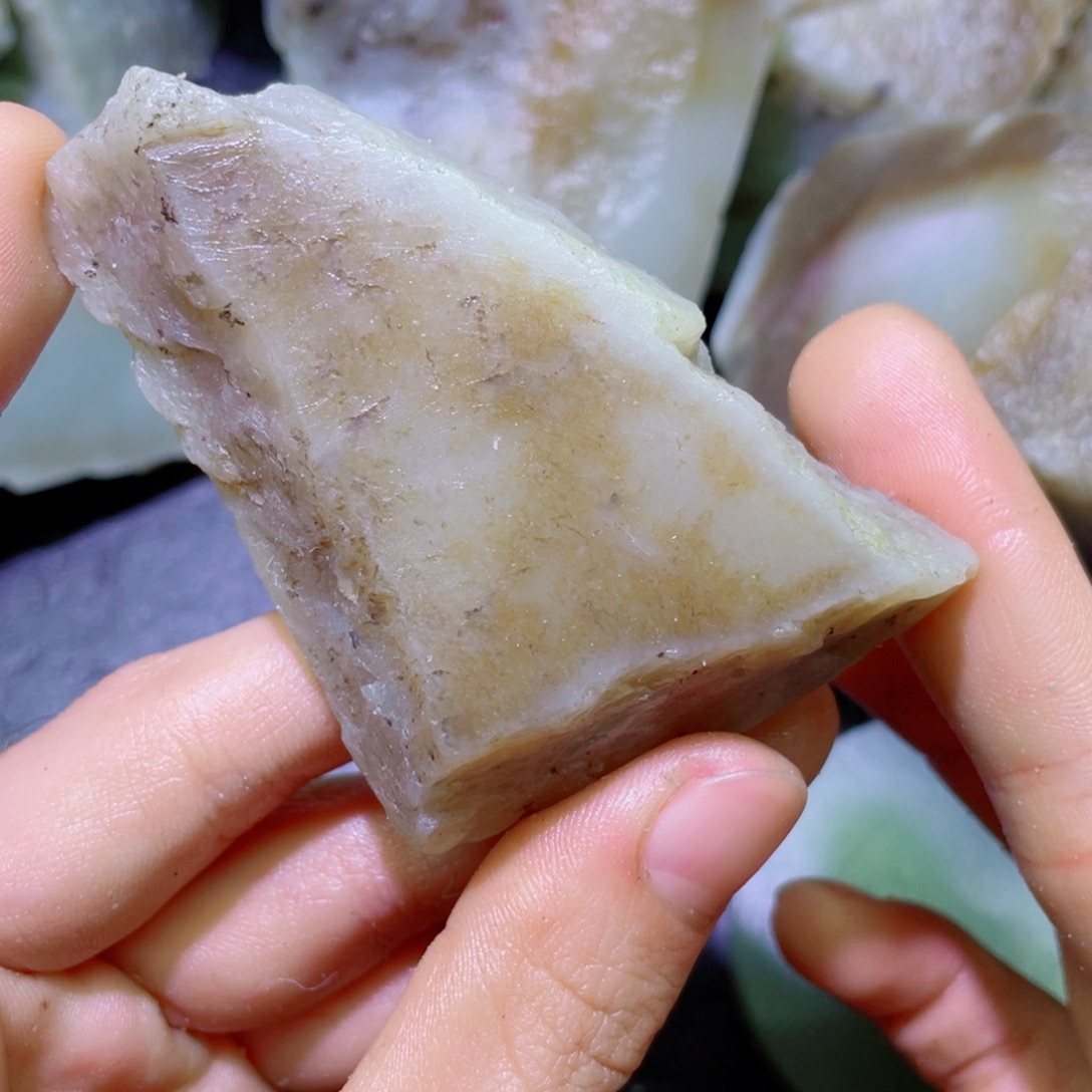 和田玉未镶嵌珠宝半成品