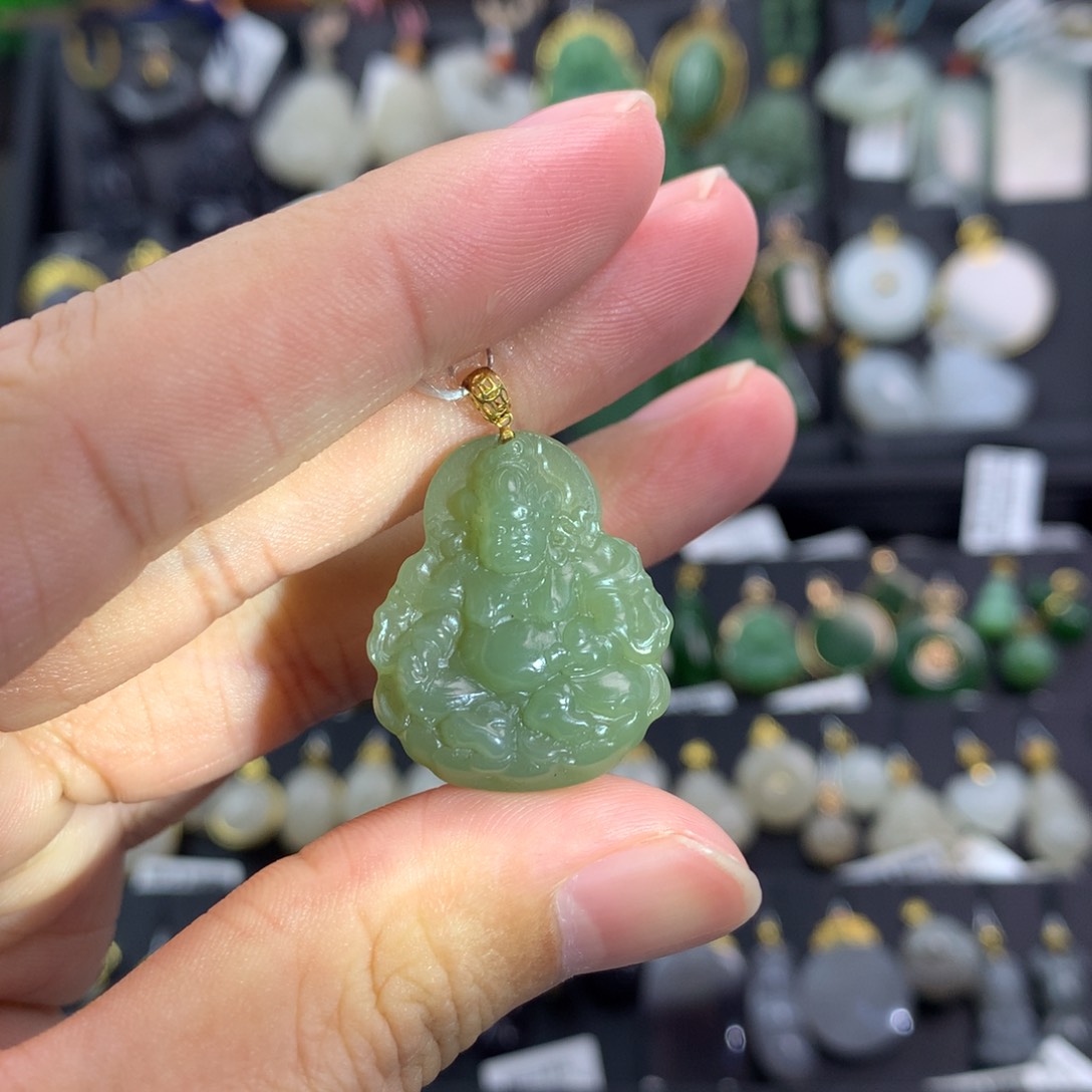 和田玉吊坠18K金镶嵌