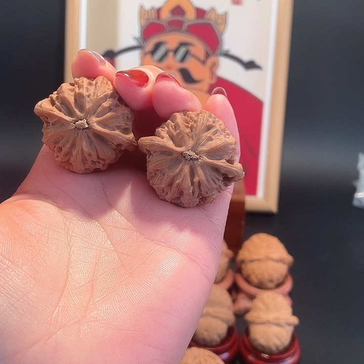 文玩核桃把件宫灯