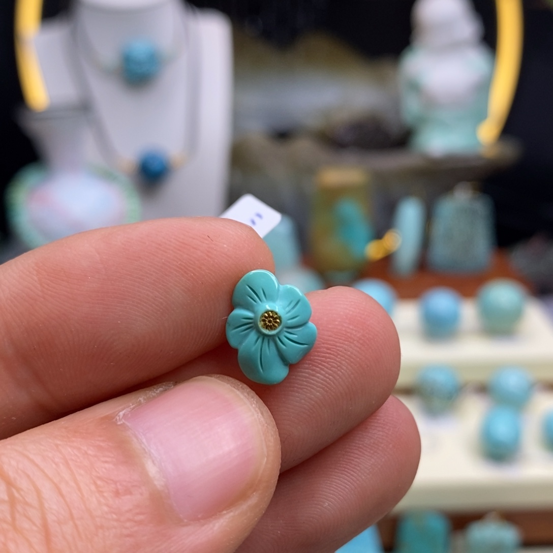 绿松石未镶嵌珠宝奇石