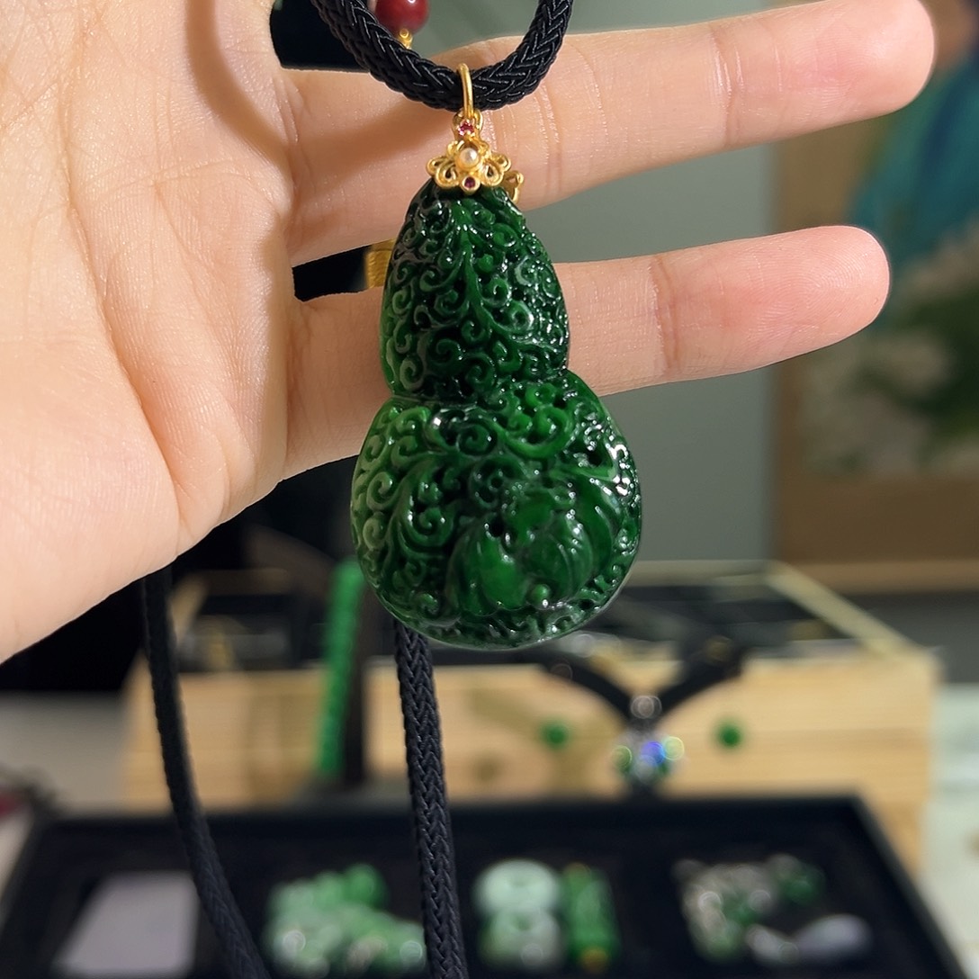 翡翠耳饰未镶嵌缅甸s36