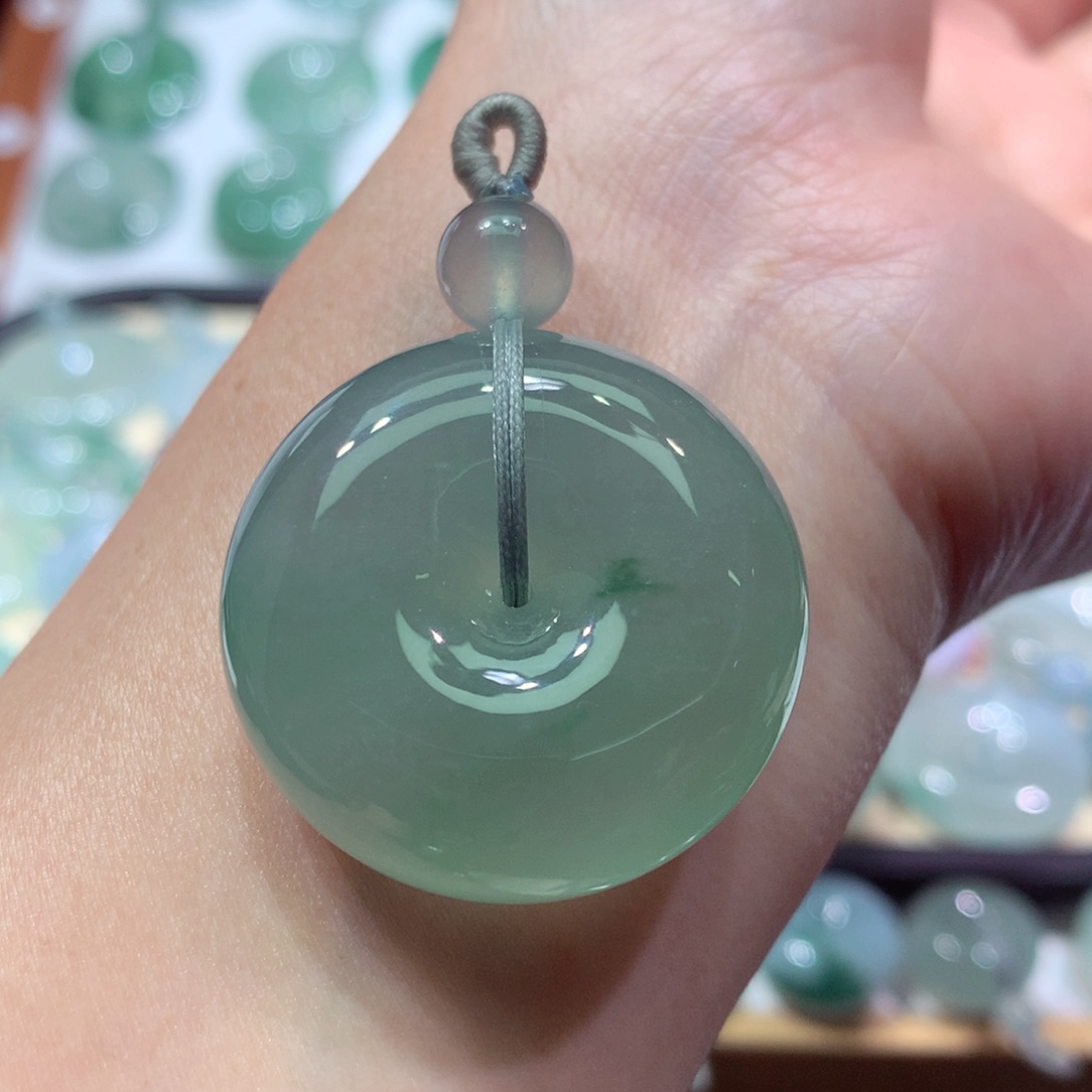 翡翠未镶嵌颈饰12尺寸30.1*11.8